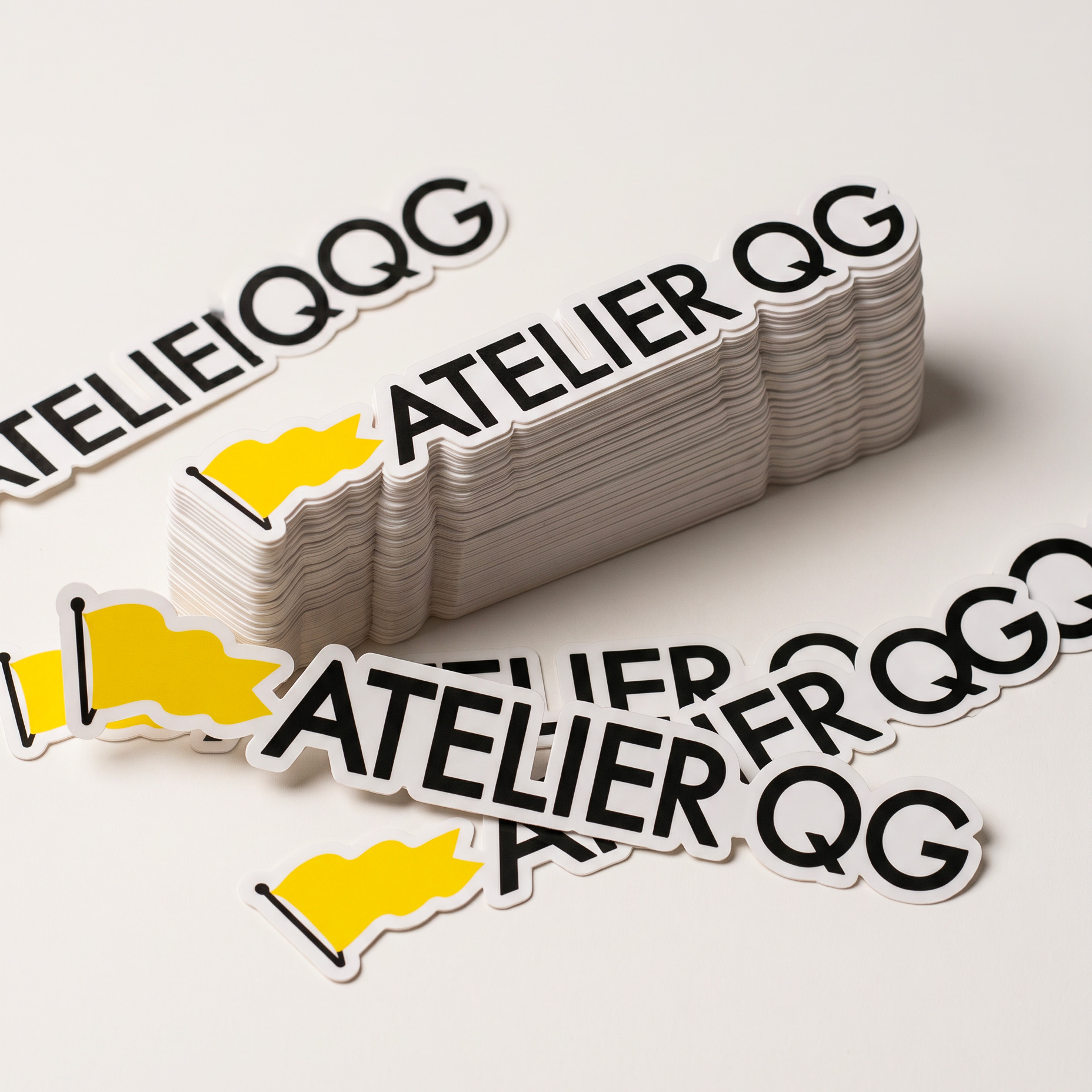 Exemple d'autocollants personnalisés Atelier QG